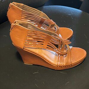 Diviana Kealie Womens Criss Cross Cut Out Platform Back Zip Wedge Sandals Size 7